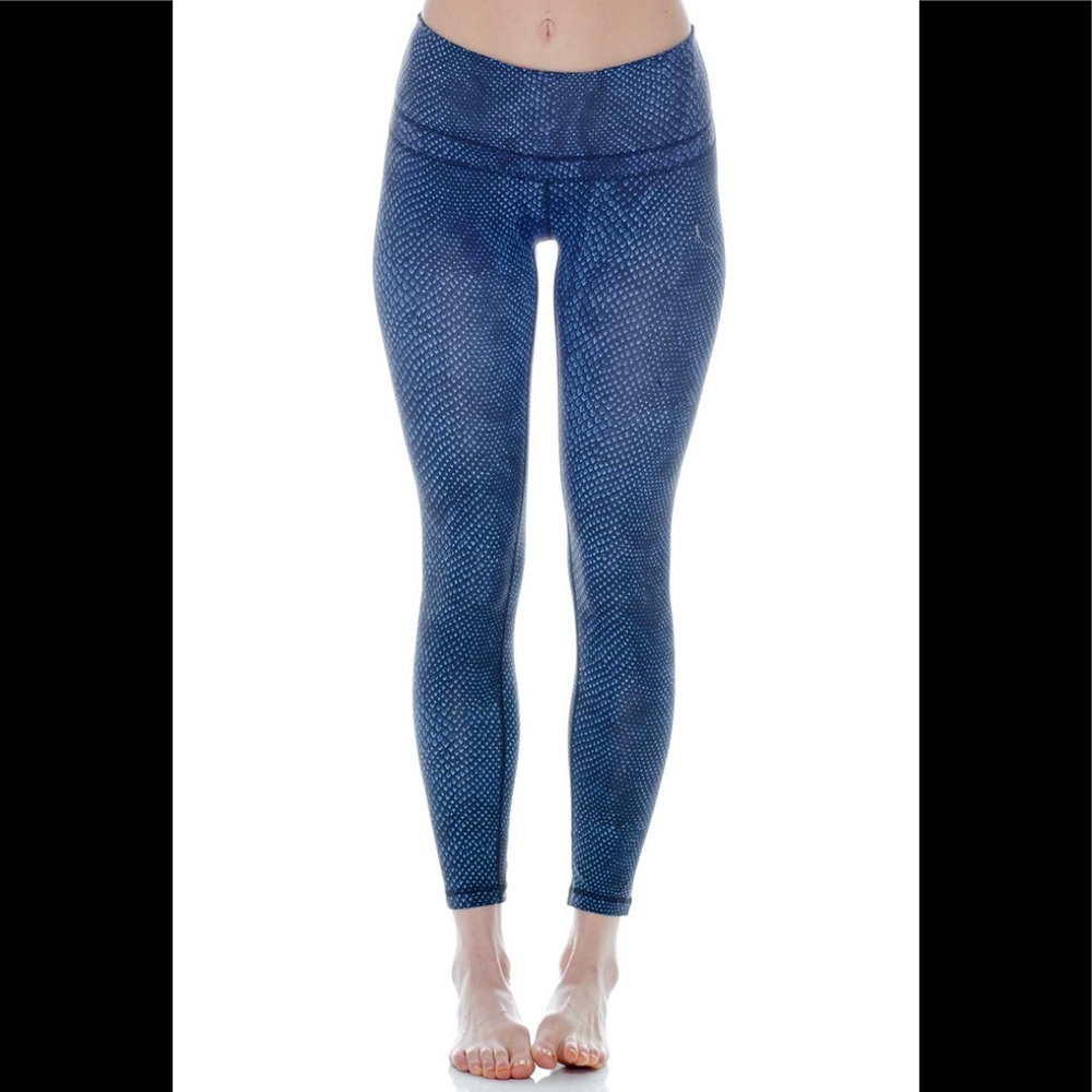 Varley Active Union 7/8 Legging in Reservoir Snake